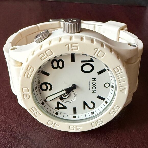 Nixon 51-30 Mens Classic Analog Watch - Picture 8 of 9